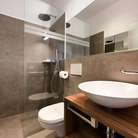 Ladurner Hotel 3*