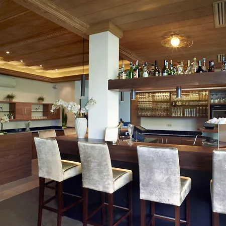 فندق Ladurner 3*